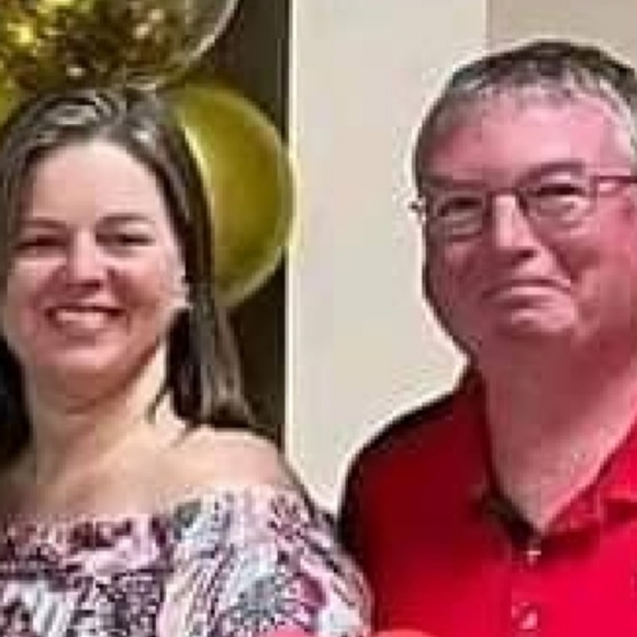 Meet your Posher, Allison - Picture 1 of 2